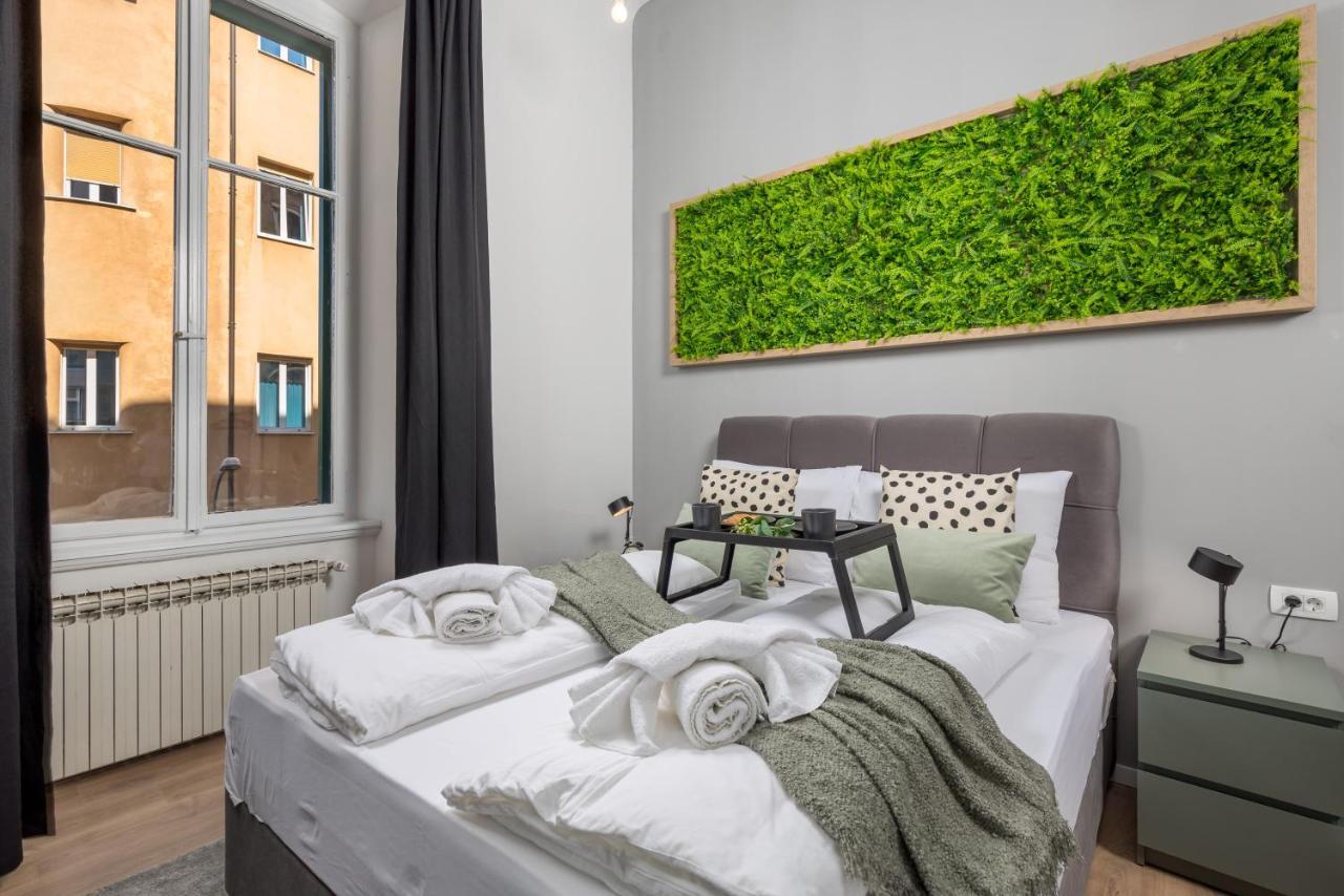 Apartments & Rooms One World Rijeka Extérieur photo