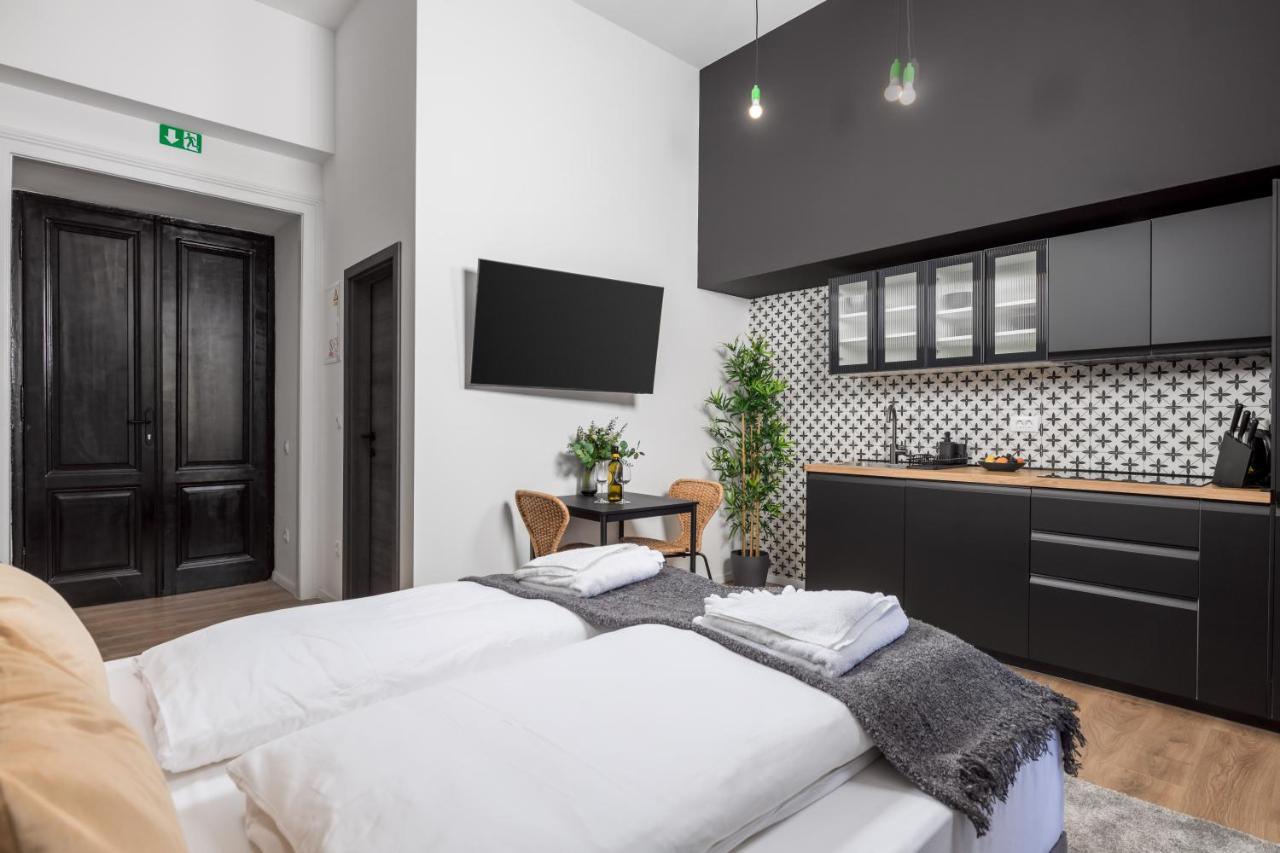 Apartments & Rooms One World Rijeka Extérieur photo